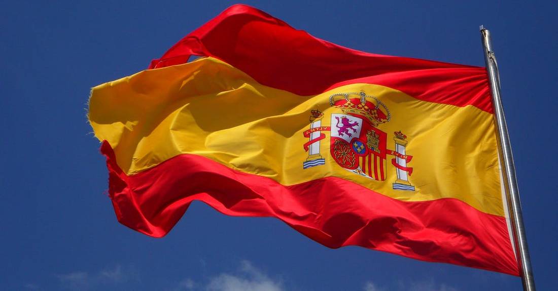 Bandera De Espana En Poste